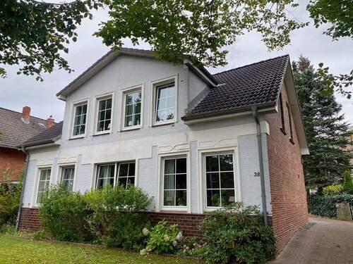 Ansicht Wohnhaus - 2 - 6 Zimmer Mehrfamilienhaus, Wohnhaus in Itzehoe