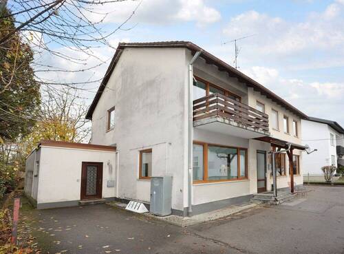 Aussenaufnahme - Mehrfamilienhaus, Wohnhaus mit 218,00 m&sup2; in Altdorf zum Kaufen