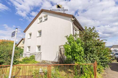 Titelbild - Große Doppelhaushälfte mit Garten und Garage