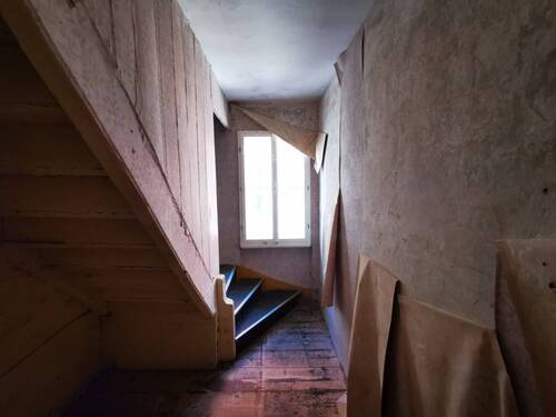 Treppenhaus - Mehrfamilienhaus, Wohnhaus mit 200,00 m&sup2; in Ostrau zum Kaufen