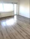Wohnzimmer - 2 Zimmer Apartment mit Balkon und Tageslichtbad in Bad Vilbel