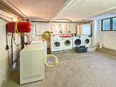Wasch und Trockenraum - Mehrfamilienhaus, Wohnhaus mit 244,00 m&sup2; in Solingen zum Kaufen