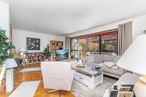 Wohnzimmer - Einfamilienhaus mit 161,90 m&sup2; in Huglfing zum Kaufen