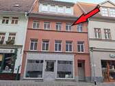 Vorderansicht des Hauses - 2-Raum-Wohnung für Singles direkt im Stadtzentrum in Aschersleben