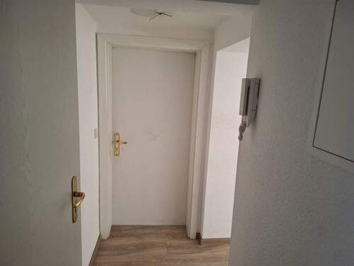 Wohnungseingang/-flur - 2 Zimmer Etagenwohnung in Aschersleben