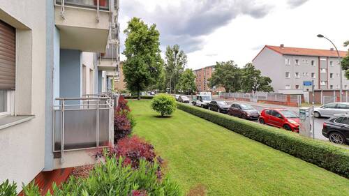 Aussicht vom Balkon - Wohnkomfort mit Potenzial: 4-Zimmer-Wohnung im Hochparterre