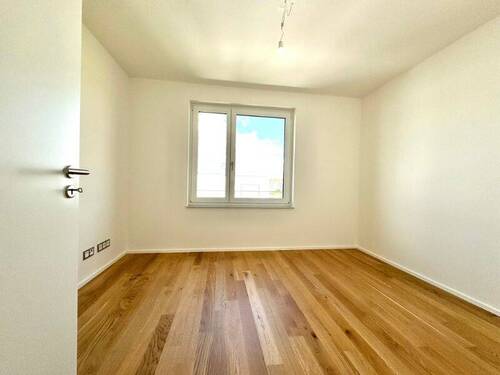 Zimmer - Etagenwohnung mit 100,80 m² in Sindelfingen-Maichingen zum Kaufen