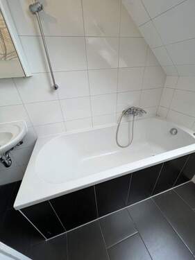 Badewanne - 2 Zimmer Etagenwohnung zur Miete in Hagen