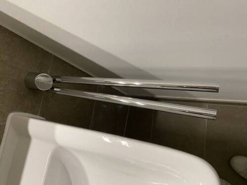 zweiarmiger Handtuchhalter - 