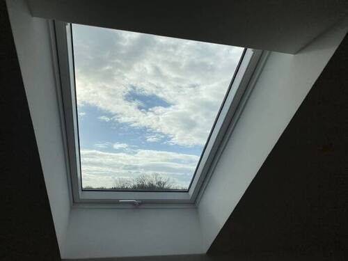 Dachflächenfenster mit elektr. Rolläden - 