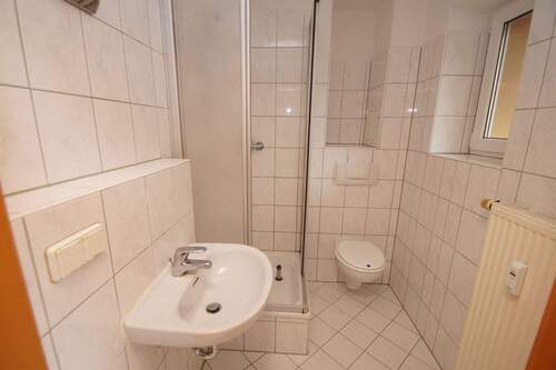 Bad - Etagenwohnung mit 41,80 m&sup2; in Erfurt zum Kaufen