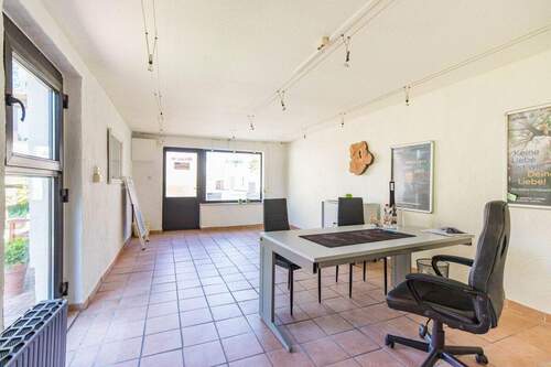 Nebengebäude (ehem. Garage) - 