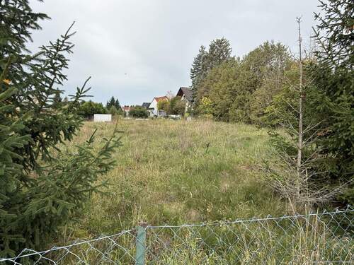 Grundstück - Grundstück in ruhiger Lage, 990 m2 in Uehlfeld. Ihr zukünftiges Wohnparadies für de Familie !