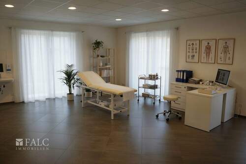 Büro EG links KI generiert - 