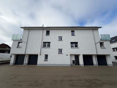 Hauseingang
- Erstbezug im Neubau – Helle 2-Zimmer-Wohnung ab sofort