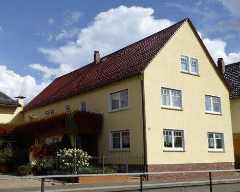 Bild1 - Preisreduzierung: Gepflegter Dreiseithof in Meeder mit separatem Gartengrundstück