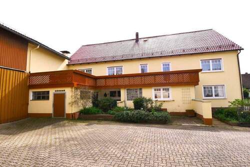 Bild2 - 8 Zimmer Mehrfamilienhaus, Wohnhaus zum Kaufen in Meeder