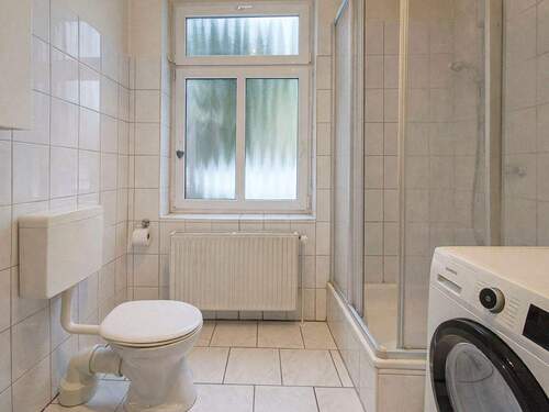 Badezimmer EG-Wohnung - 