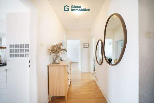 Flur - 2 Zimmer Etagenwohnung in Stuttgart