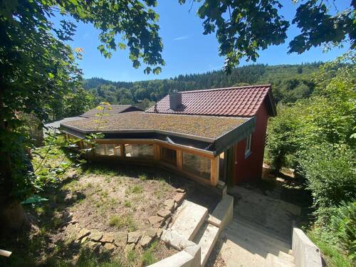 Aussenansicht_1.JPEG - Untergruppenbach-Farnersberg: Idyllisch gelegenes Wochenendgrundstück, in dem Schwäbisch-Fränkischen-Wald, mit einem Wochenendhaus