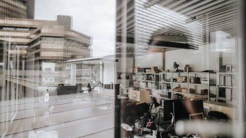 Schreibtischplätze - Tolle Arbeitsplätze in loftartigem Hinterhaus der Aachener Straße - All-in-Miete