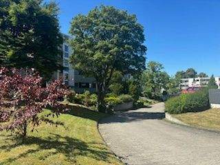 Gepflegtes Umfeld - renovierungsbedürftige aber gut geschnittene 3,5 Zimmerwohnung am Detmeroder Teich (grüner Stadtteil von Wolfsburg)