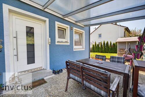 Terrasse vor dem Hauseingang - 