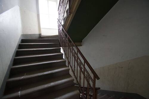Treppenhaus - Mehrfamilienhaus, Wohnhaus zum Kaufen in Chemnitz