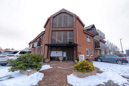 Aussenansicht.jpg - Büro mit 200,00 m&sup2; in Barsinghausen zur Miete