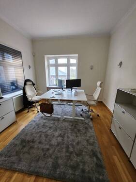 Einzelplatz - Exklusiver Altbau-Arbeitsplatz: Terrasse, Vollausstattung, IT-Support.