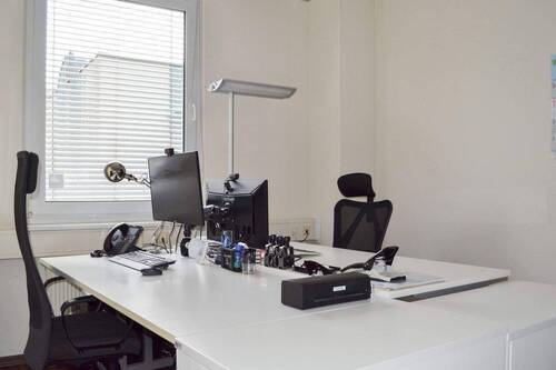 Büro 1 - 