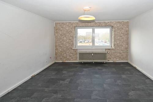 großes Wohnzimmer - 2 Zimmer Etagenwohnung zum Kaufen in Hamburg Billstedt