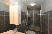 modernes Duschbad - 