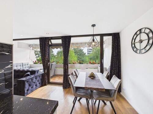 lichtdurchfluteter Essbereich - 3 Zimmer Etagenwohnung in Mainz