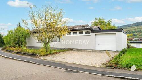 Garage - 8 Zimmer Einfamilienhaus zum Kaufen in Mössingen