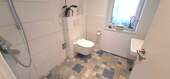 Gäste-WC mit Dusche - 