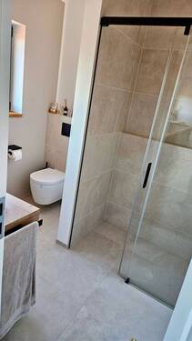 Kind / Gästebadezimmer - 