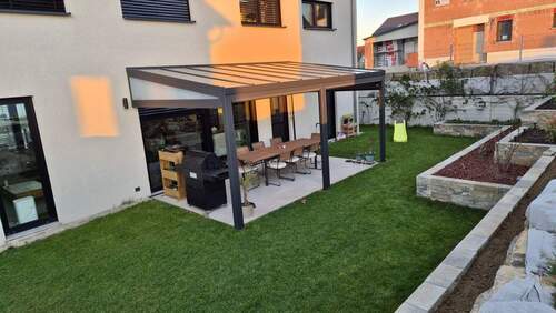 Gartenansicht, Terrasse mit Überdachung & 4 elektrischen Rollos für jede Seite - 