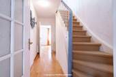 Hausflur - 5 Zimmer Einfamilienhaus in Linkenheim-Hochstetten / Hochstetten