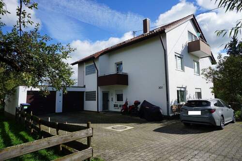Außenansicht - 4-Familienhaus mit 2 Garagen und schönem Garten in begehrter Wohnlage