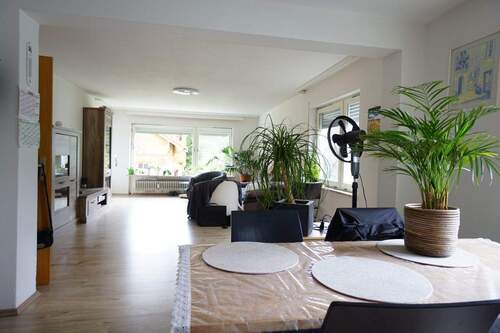 Wohn-/Esszimmer im Erdgeschoss - 1 Zimmer Mehrfamilienhaus, Wohnhaus zum Kaufen in Gomaringen