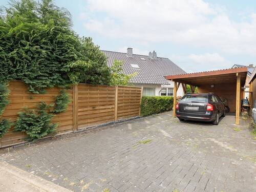 Einfahrt Carport - 