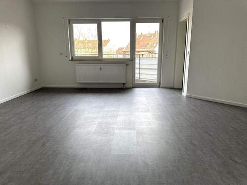 Wohnzimmer - 2 Zimmer Etagenwohnung in Fürth