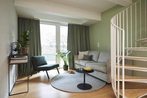 Bild 1 - 2-Zimmer Maisonette Apartment für 1250€ Warm - vollmöbliert mit Gym & Workspace