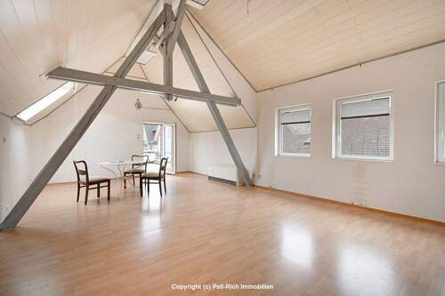 Wohn- Esszimmer (Rückgebäude) - 8 Zimmer Mehrfamilienhaus, Wohnhaus in Oberhausen-Rheinhausen