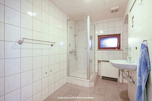 Badezimmer (Rückgebäude) - 