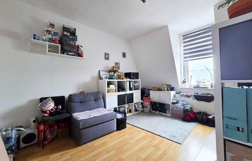 Zimmer - Etagenwohnung mit 89,30 m&sup2; in Köthen (Anhalt) zur Miete