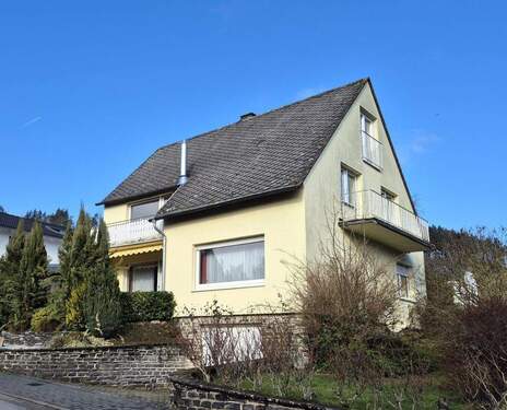 Gesamtansicht - Traben: Großzügiges Raumangebot im Einfamilienhaus mit Garten und Garage in beliebter Wohnlage!