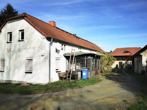 Hofseite - 8 Zimmer Mehrfamilienhaus, Wohnhaus zum Kaufen in Bernsdorf