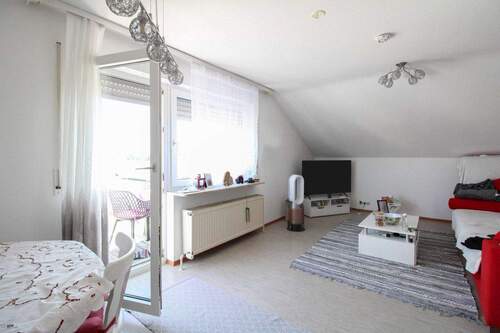 Wohnzimmer - 3 Zimmer Einfamilienhaus zum Kaufen in Welzheim